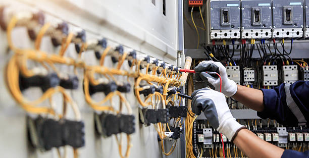 Professional Electrician technician working in Norwood Young America, MN